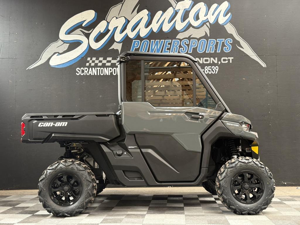 2027 Can-Am Defender HD9 DPS CAB Recreation / Sport ATV