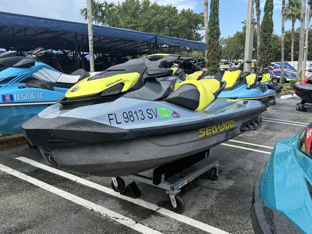 2021 Sea-Doo GTI SE 170 IBR & Sound System Three Seater jet ski