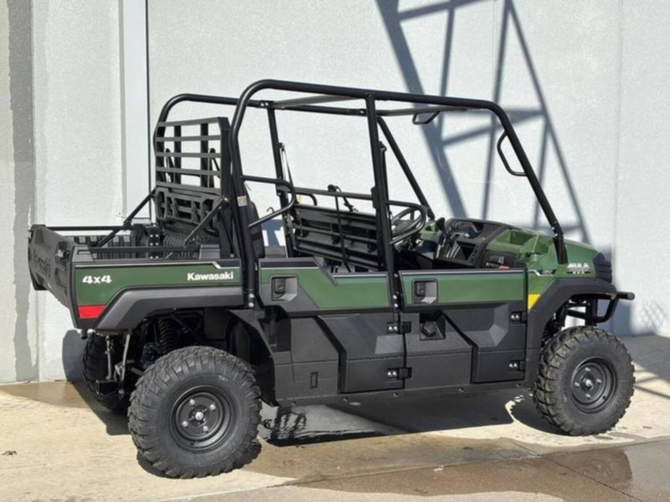 A photo of this 2026 Kawasaki Mule PRO-FXT 820 EPS