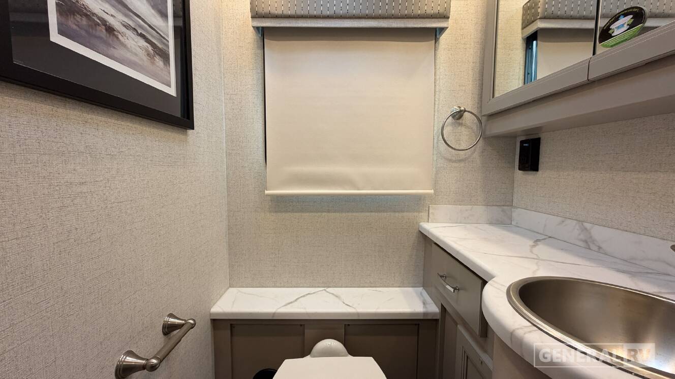 A photo of this 2026 Thor Motor Coach PALAZZO GT 37.5
