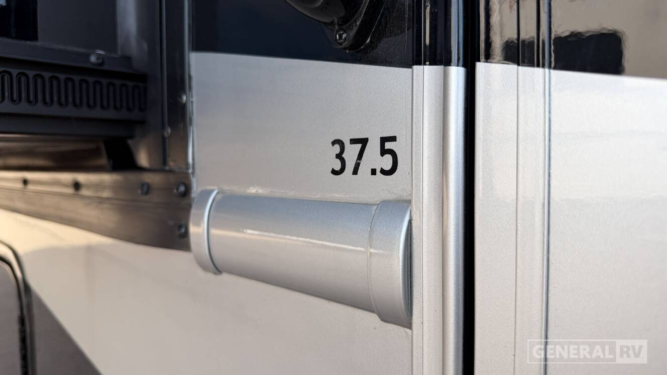 A photo of this 2026 Thor Motor Coach PALAZZO GT 37.5