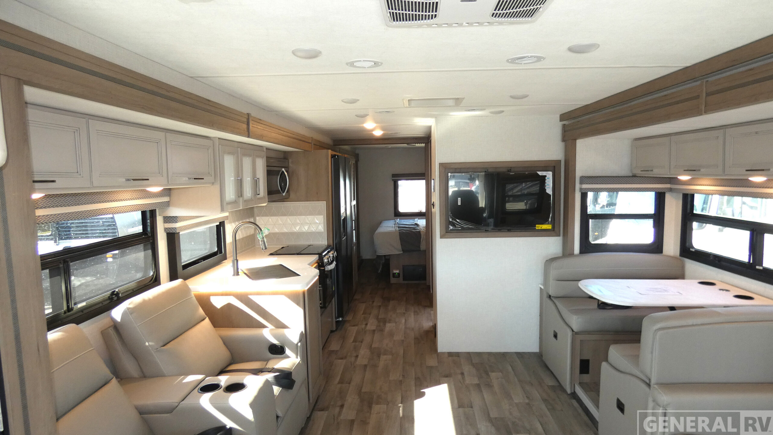 2026 Thor Motor Coach HURRICANE 35R in wayland MI