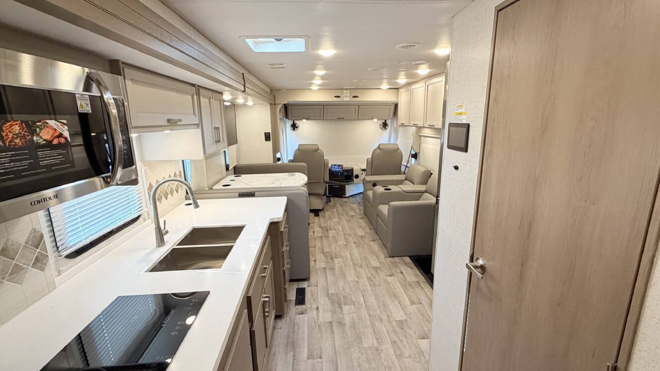 A photo of this 2026 Thor Motor Coach PALAZZO GT 33.6