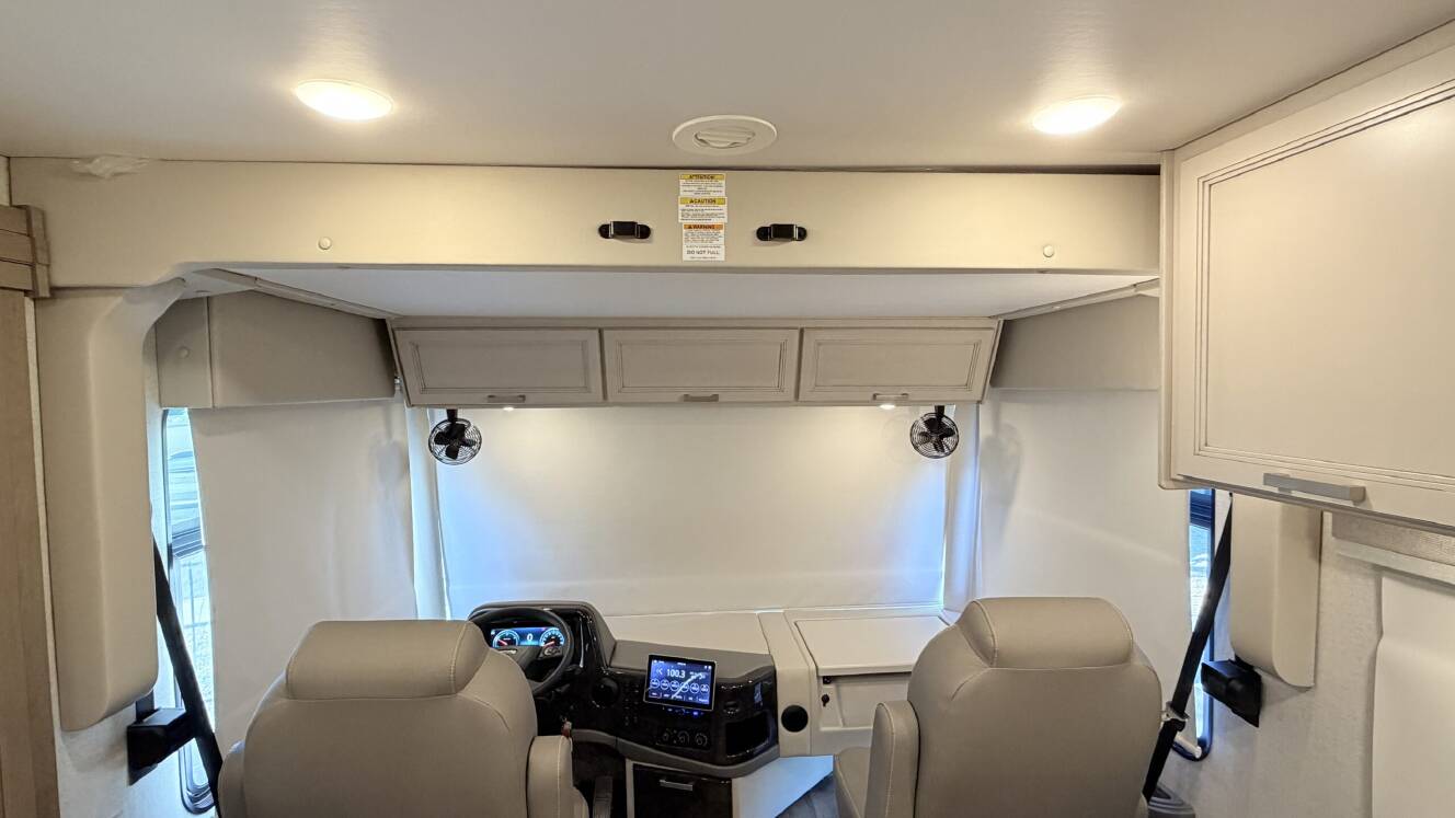 A photo of this 2026 Thor Motor Coach PALAZZO GT 33.6