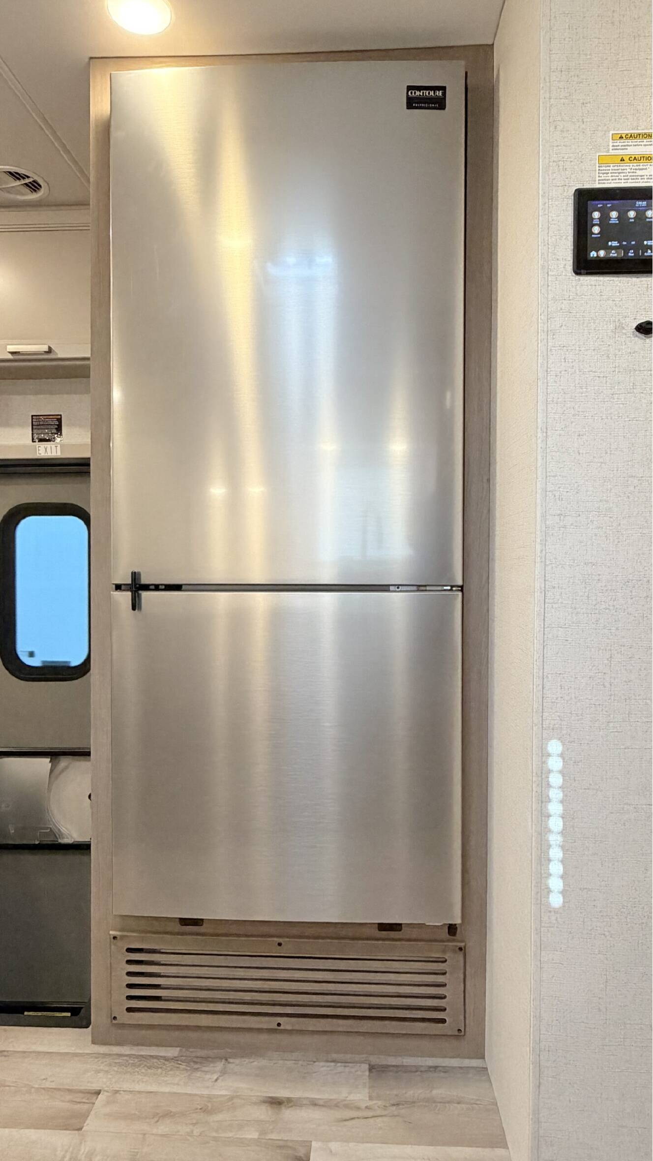 A photo of this 2026 Thor Motor Coach PALAZZO GT 33.6