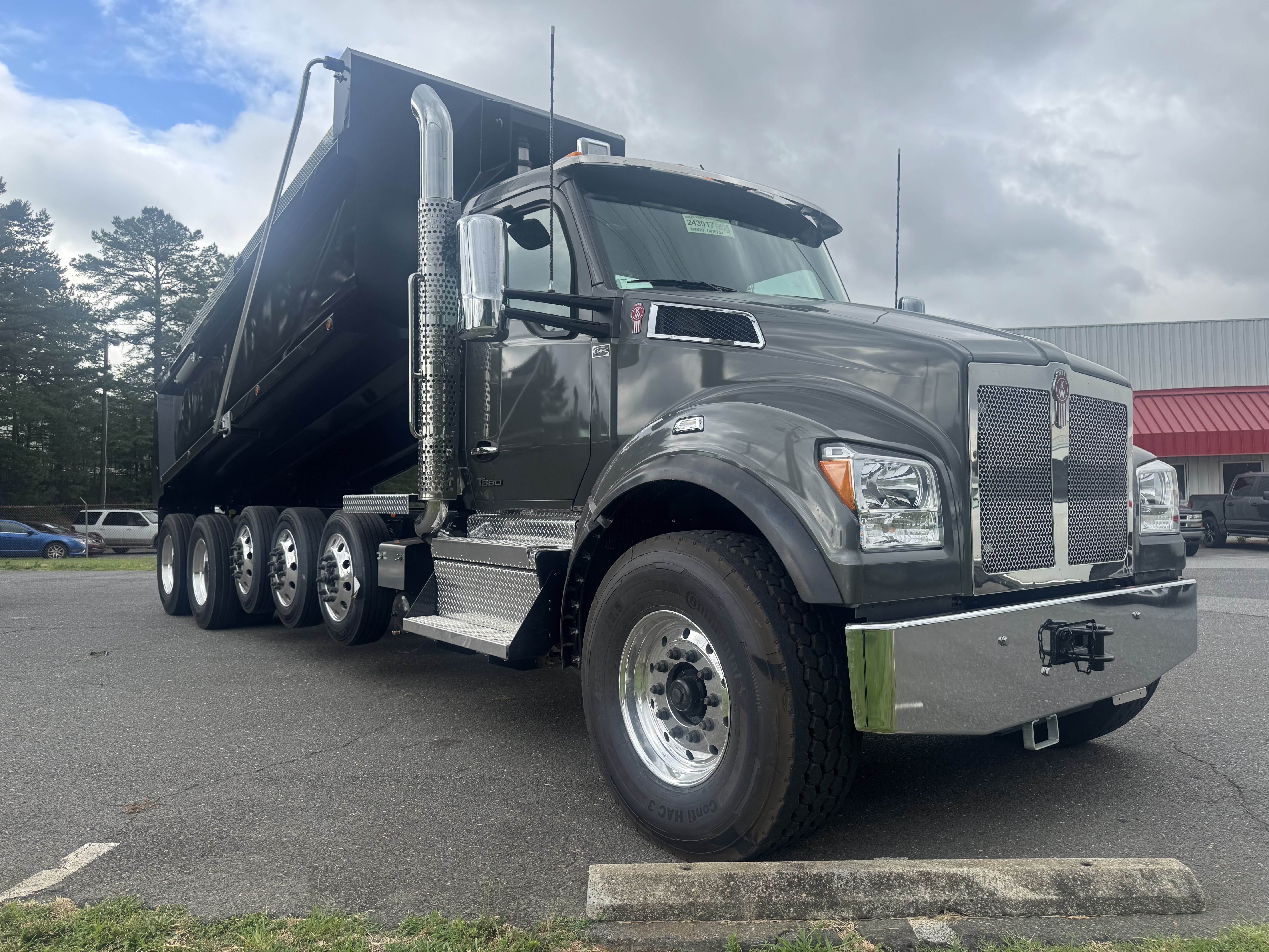 2027 KENWORTH T880S in Concord, NC