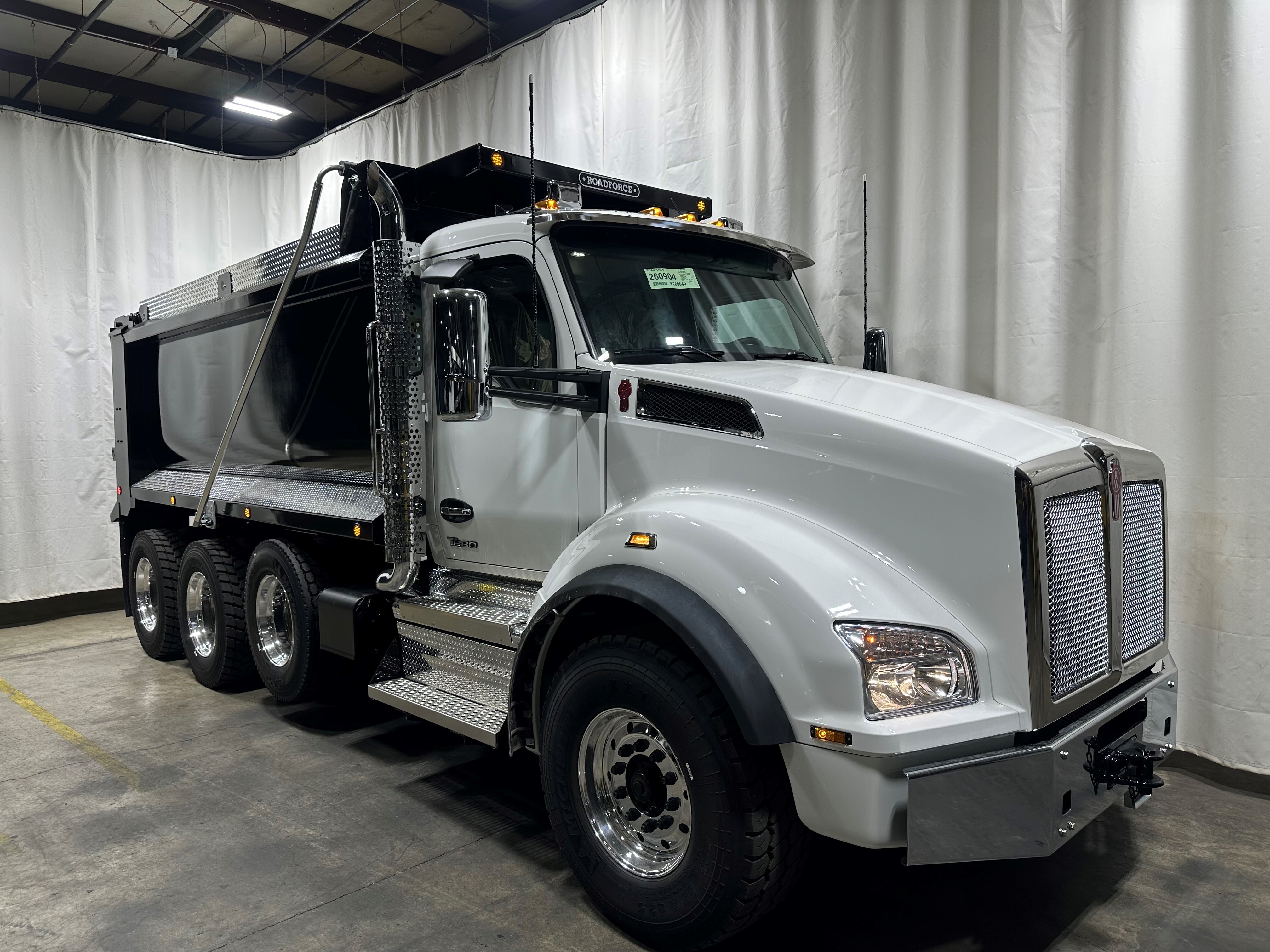 2027 KENWORTH T880 in Nashville, TN
