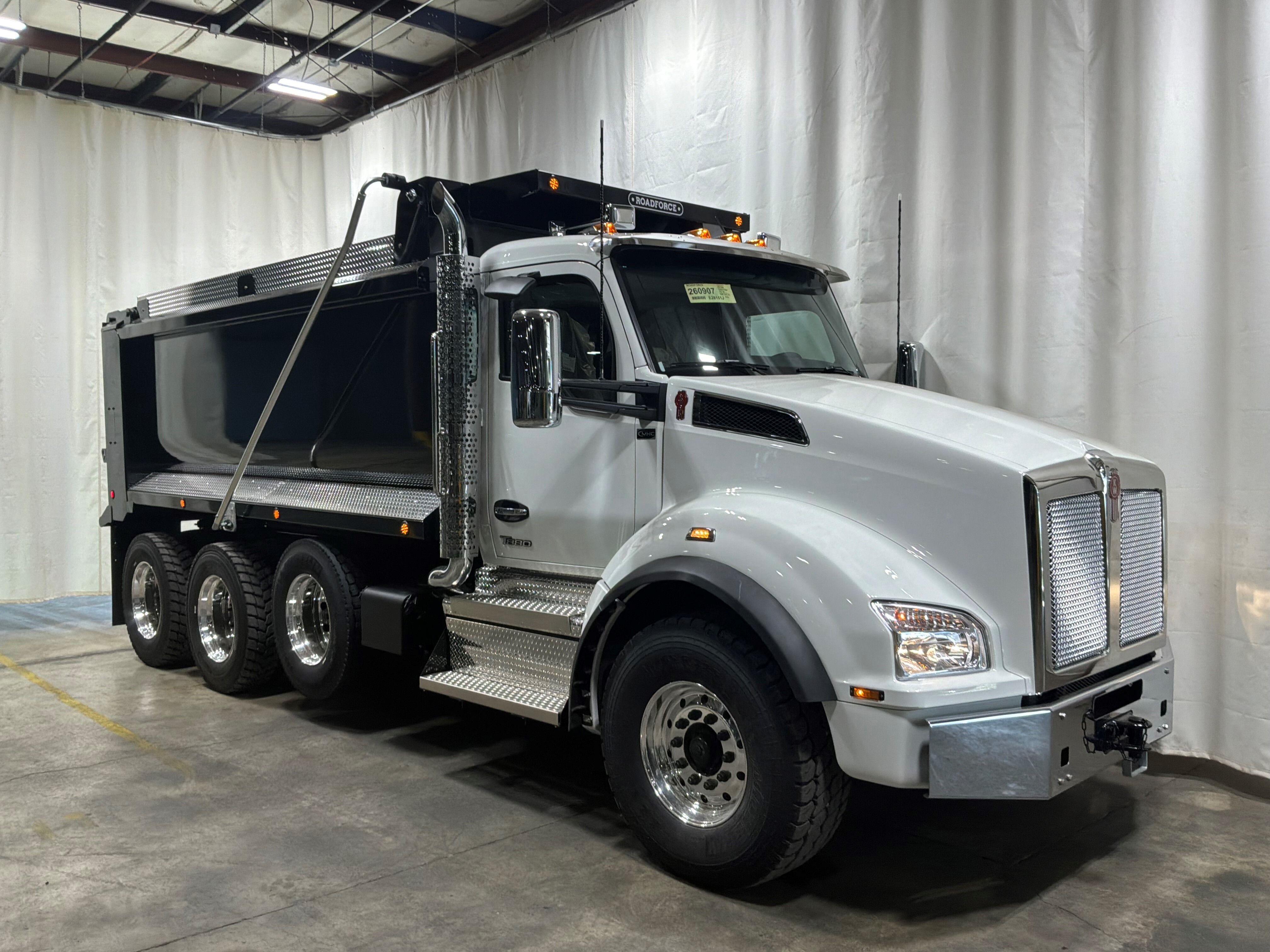 2027 KENWORTH T880 in Nashville, TN