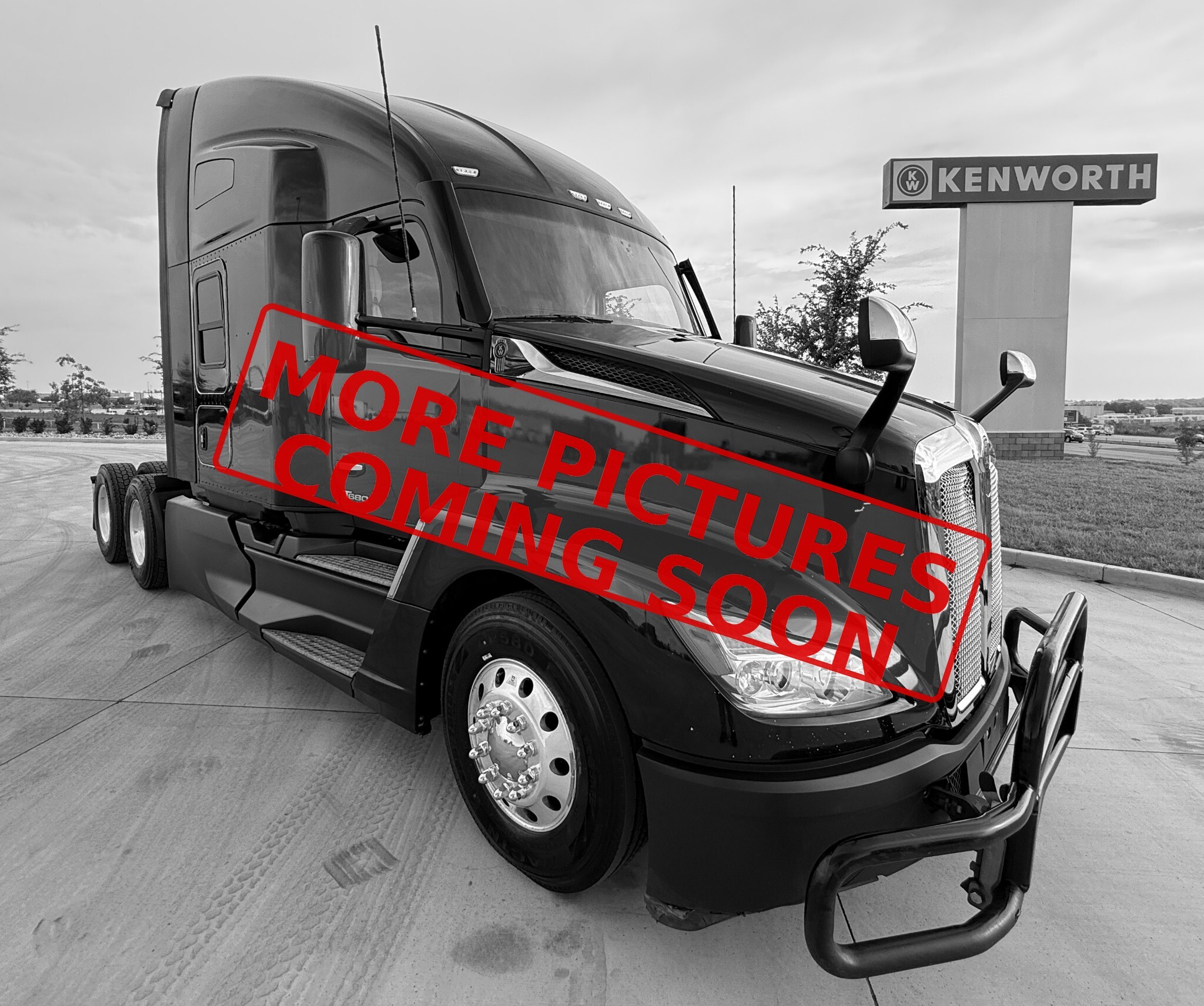 2023 KENWORTH T680 in Des Moines, IA