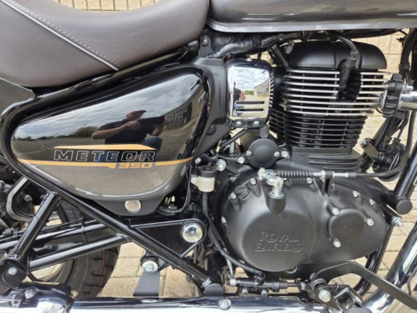 A photo of this 2027 Royal Enfield METEOR 350 SUPERNOVA BLACK