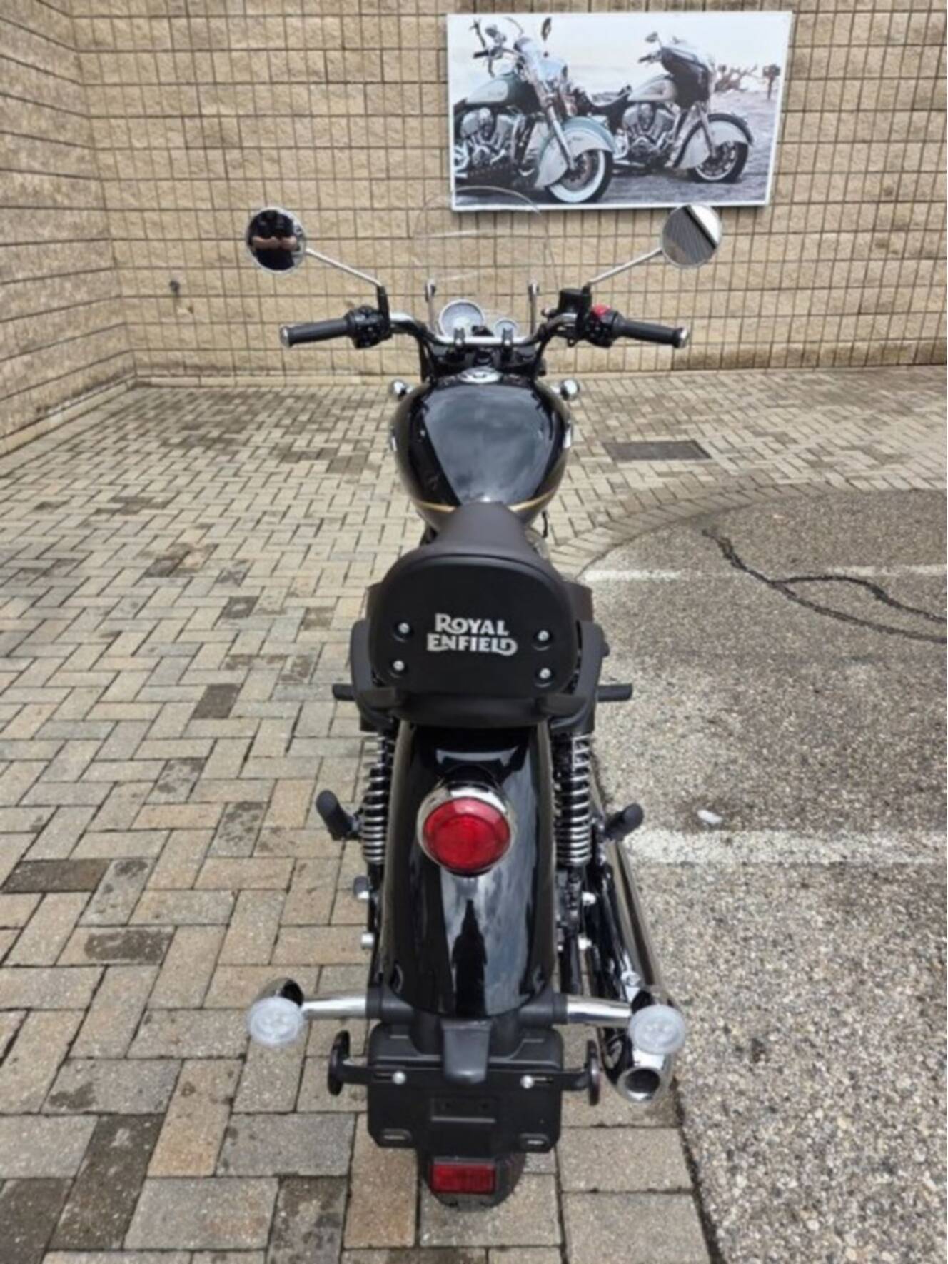 A photo of this 2027 Royal Enfield METEOR 350 SUPERNOVA BLACK