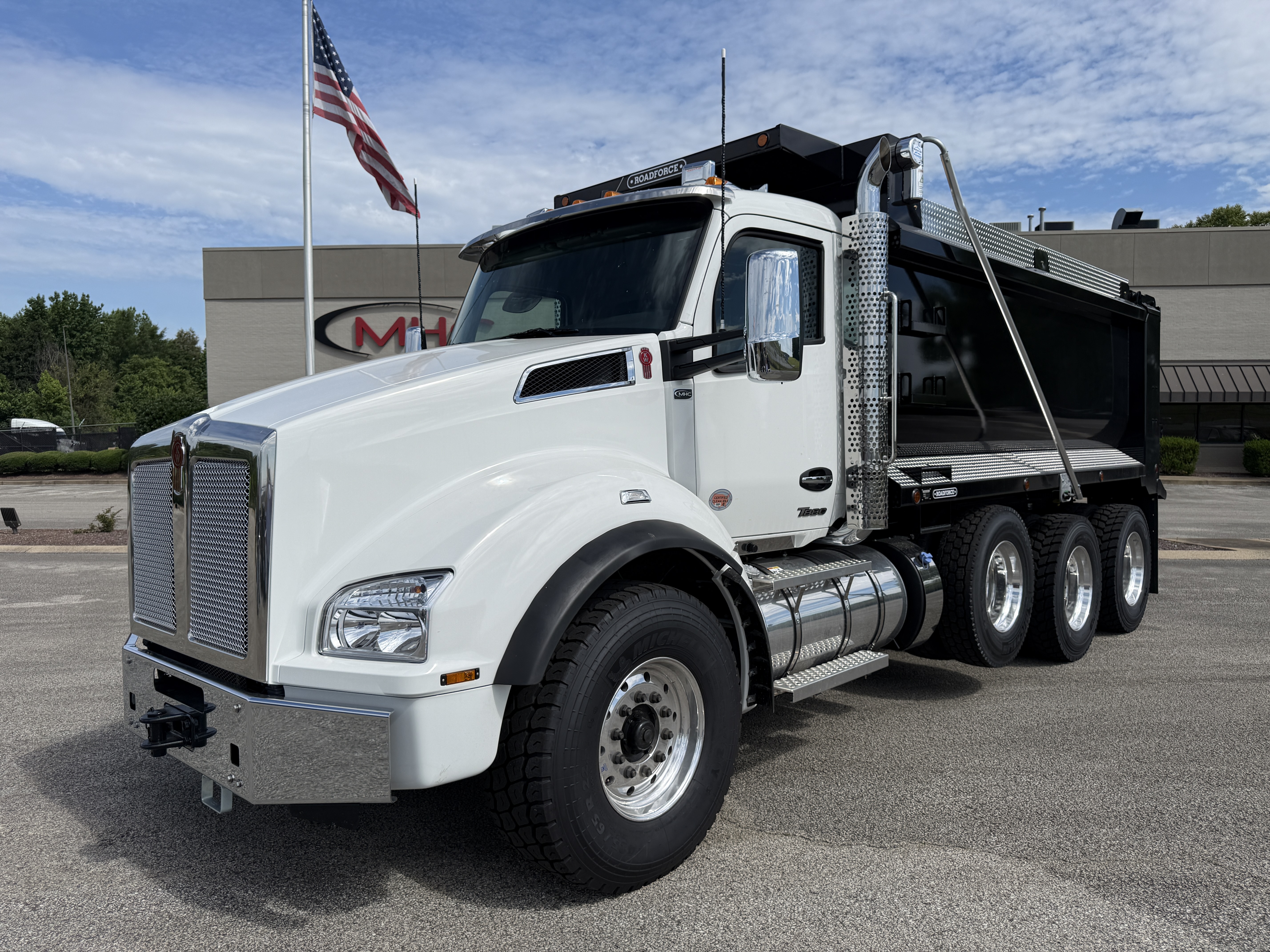 2027 KENWORTH T880 in Jackson, TN