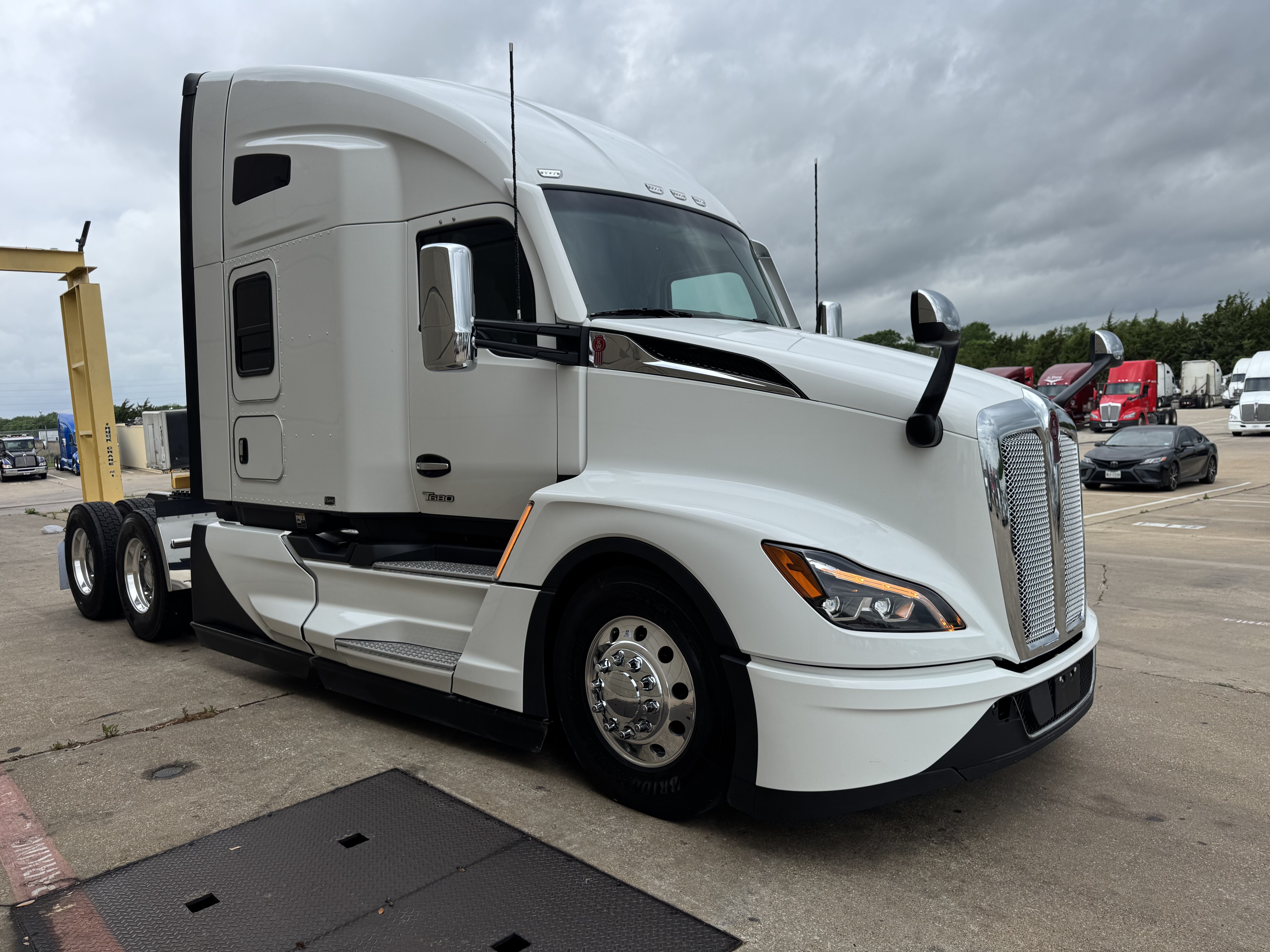 2027 KENWORTH T680 in Dallas, TX