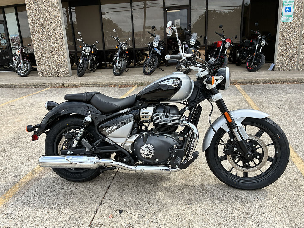 2024 Royal Enfield Super Meteor 650 Astral Black 650 in Plano, TX