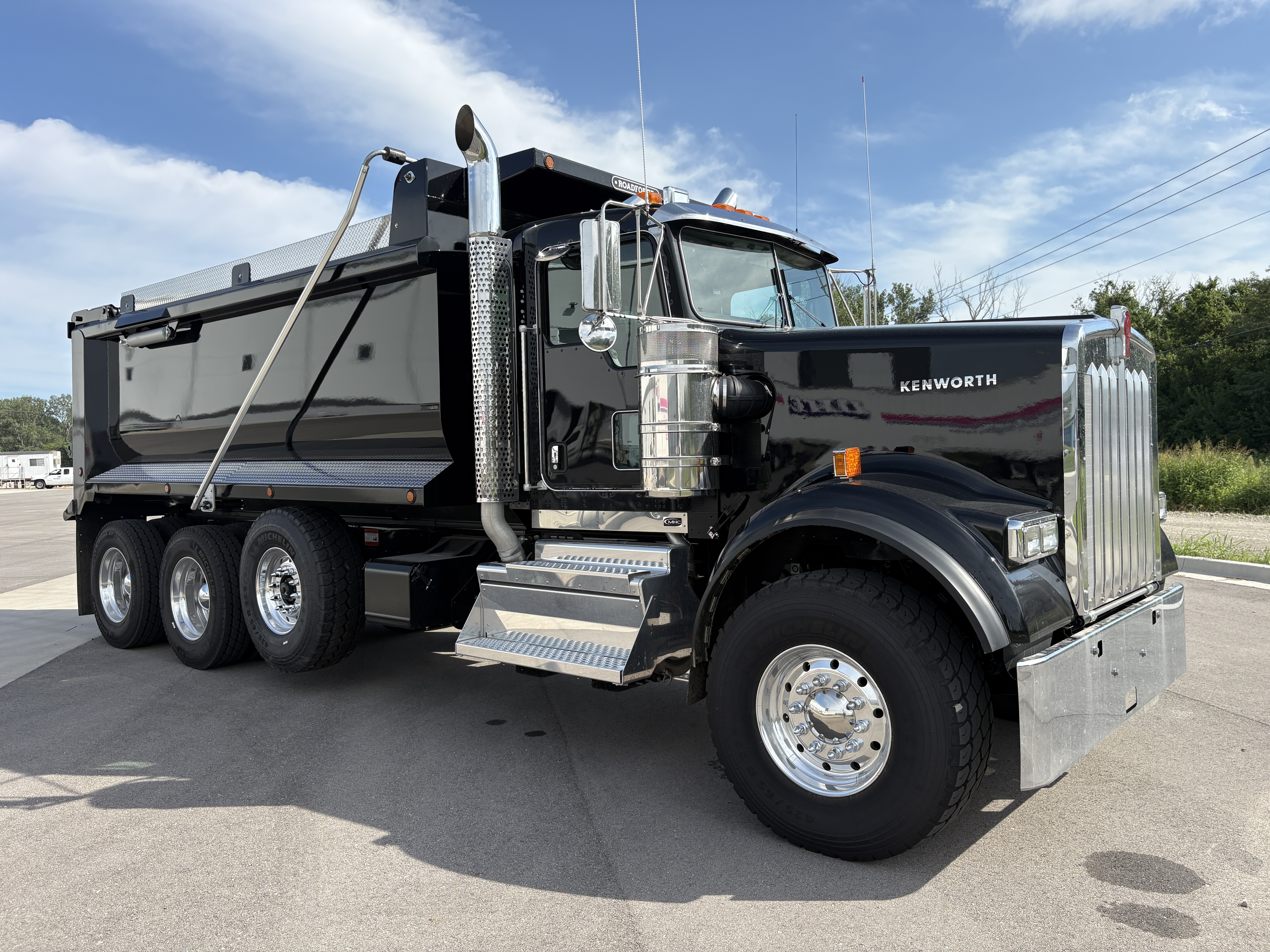 2027 KENWORTH W900 in Kansas City, MO