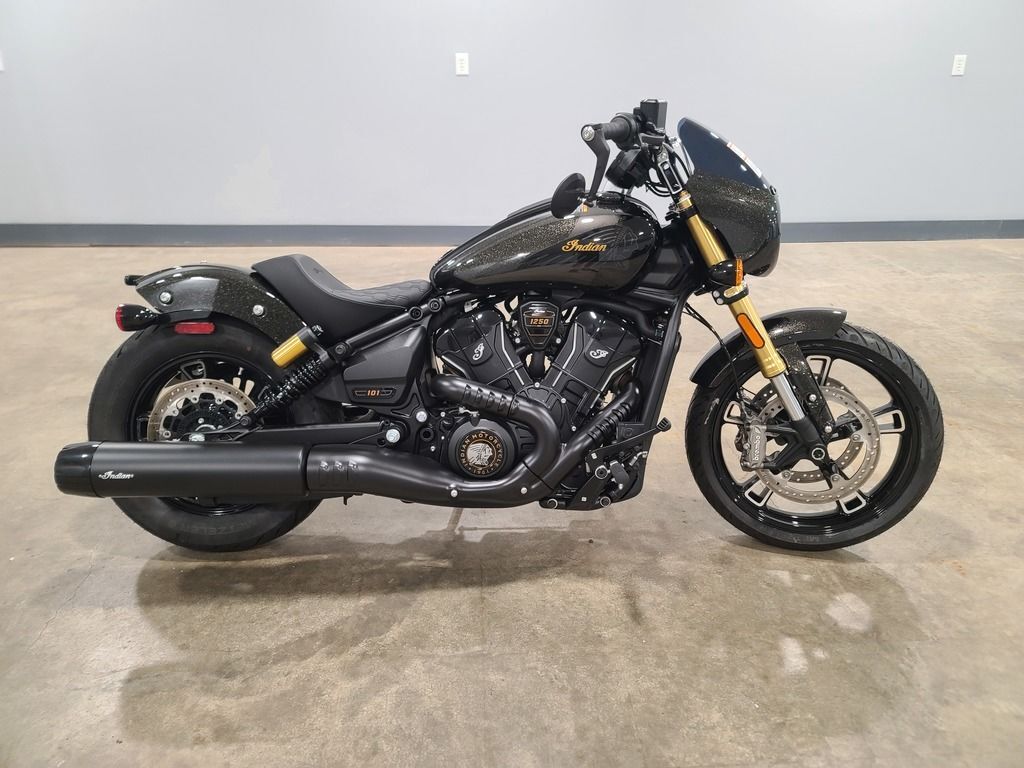 2026 Indian Motorcycle® 101 Scout® Black Crystal with Super Graphite BASE in Birmingham, AL