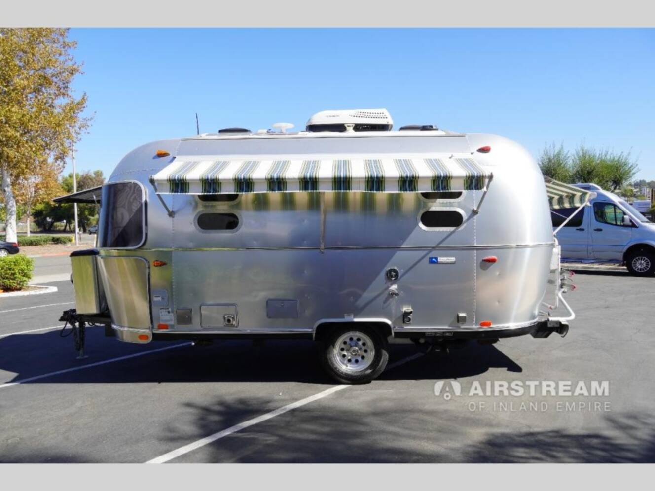 A photo of this 2018 Airstream TOMMY BAHAMA 19CB