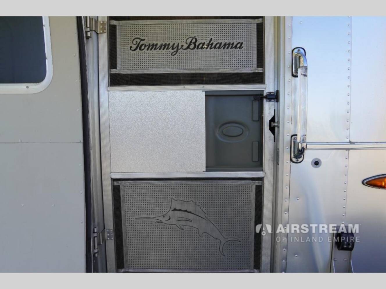 A photo of this 2018 Airstream TOMMY BAHAMA 19CB