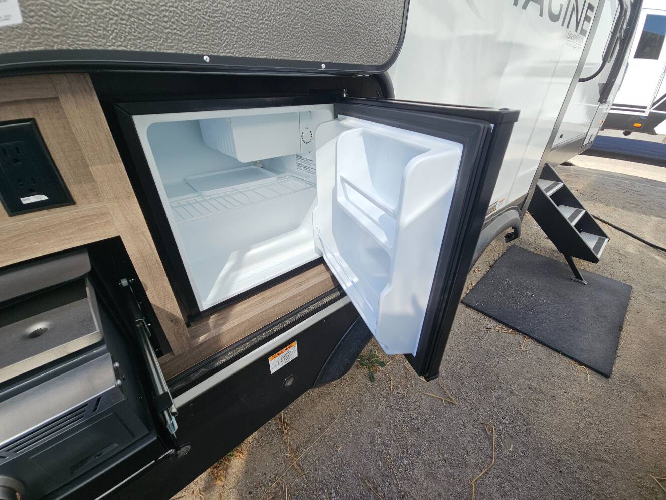 A photo of this 2025 Grand Design Imagine 2670MK