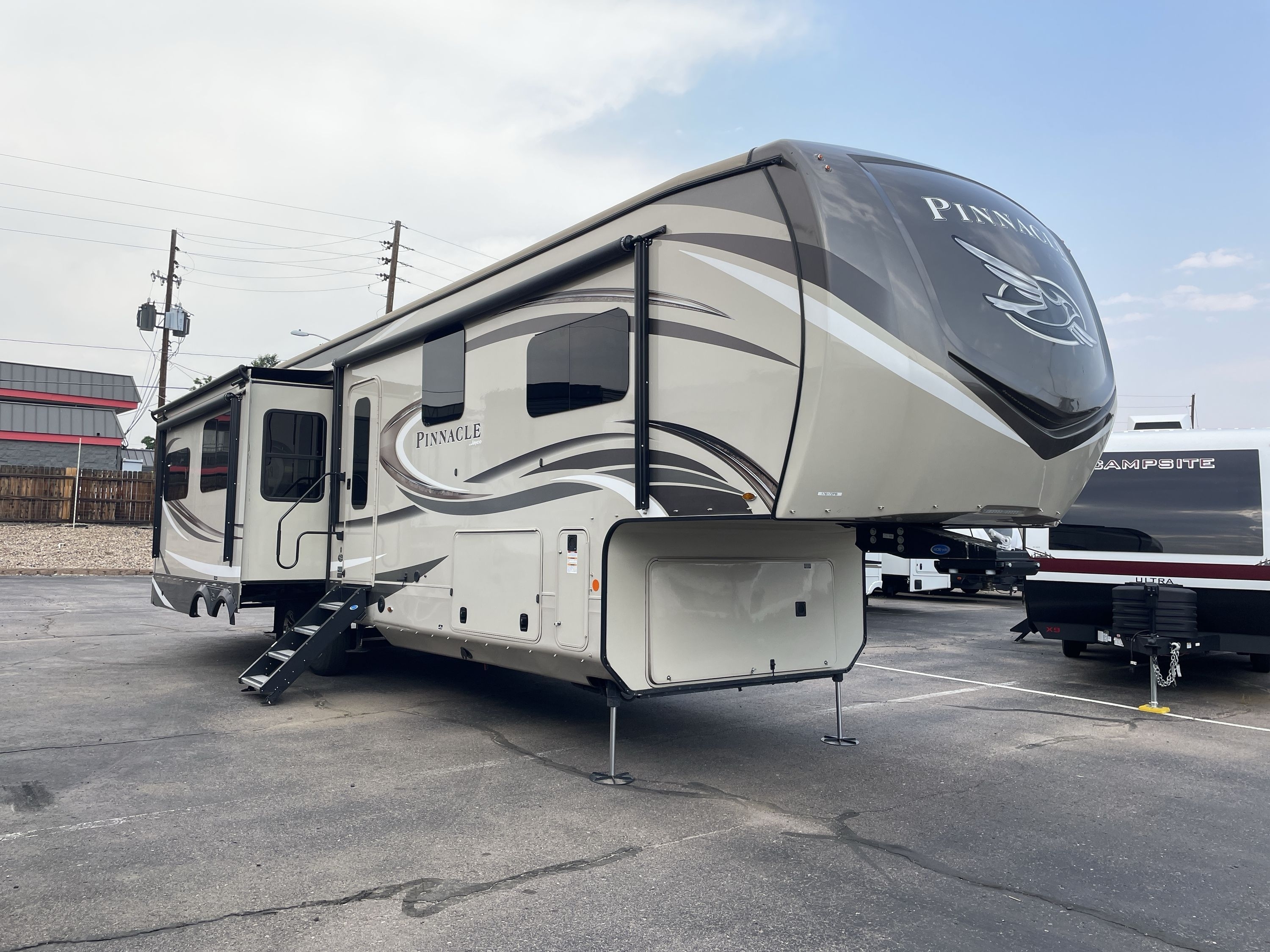 2020 Jayco PINNACLE 36KPTS in wheat ridge CO