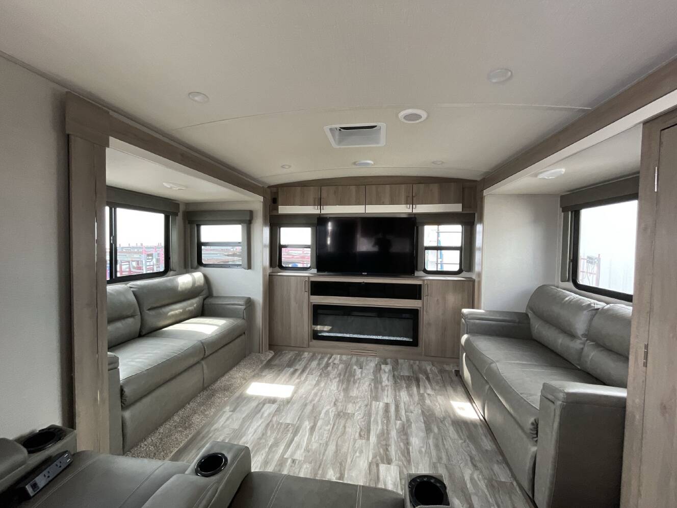 A photo of this 2023 Grand Design IMAGINE 3100RD
