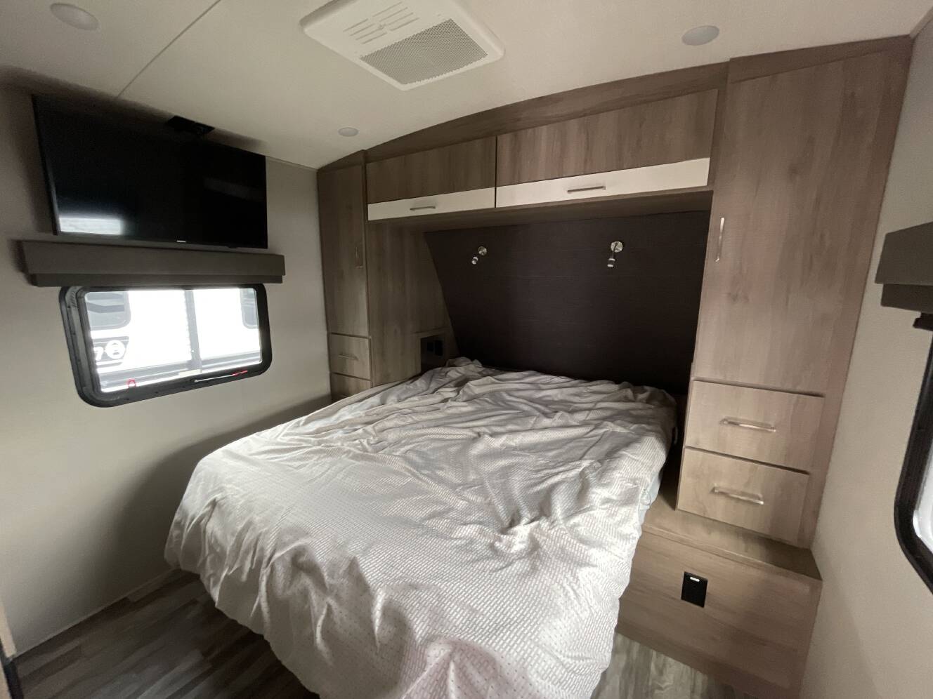 A photo of this 2023 Grand Design IMAGINE 3100RD