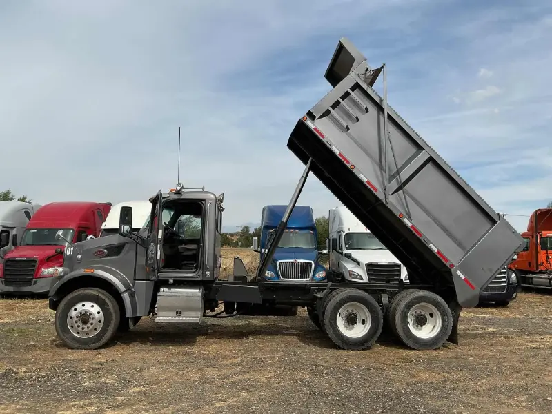 2019 PETERBILT 567