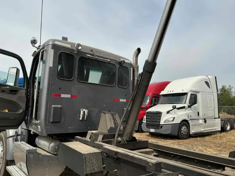 2019 PETERBILT 567