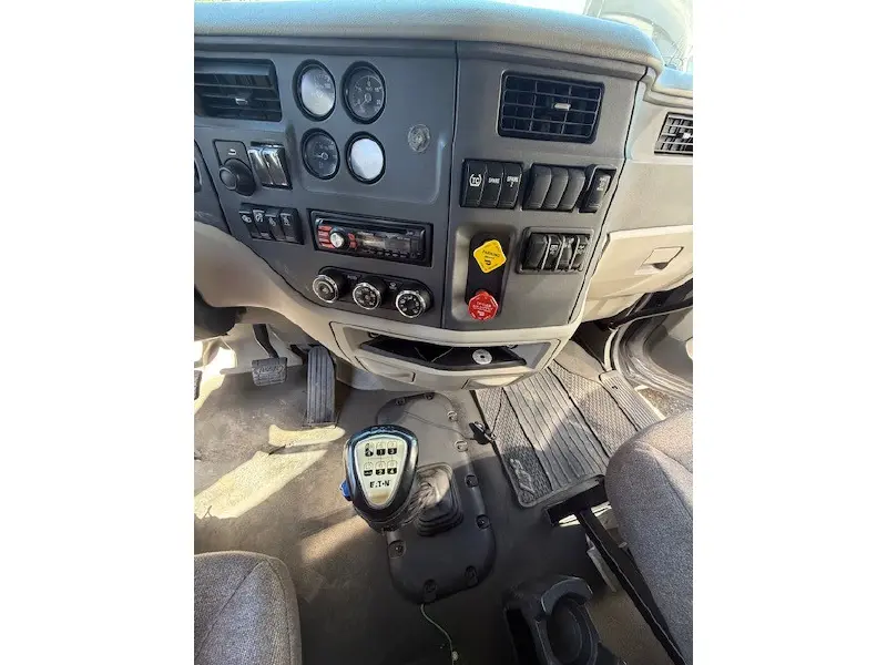 2019 PETERBILT 567