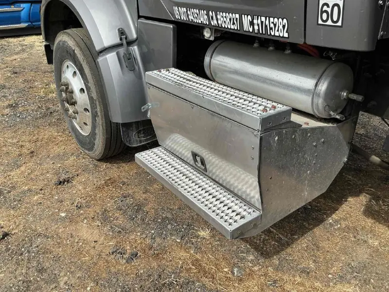 2019 PETERBILT 567