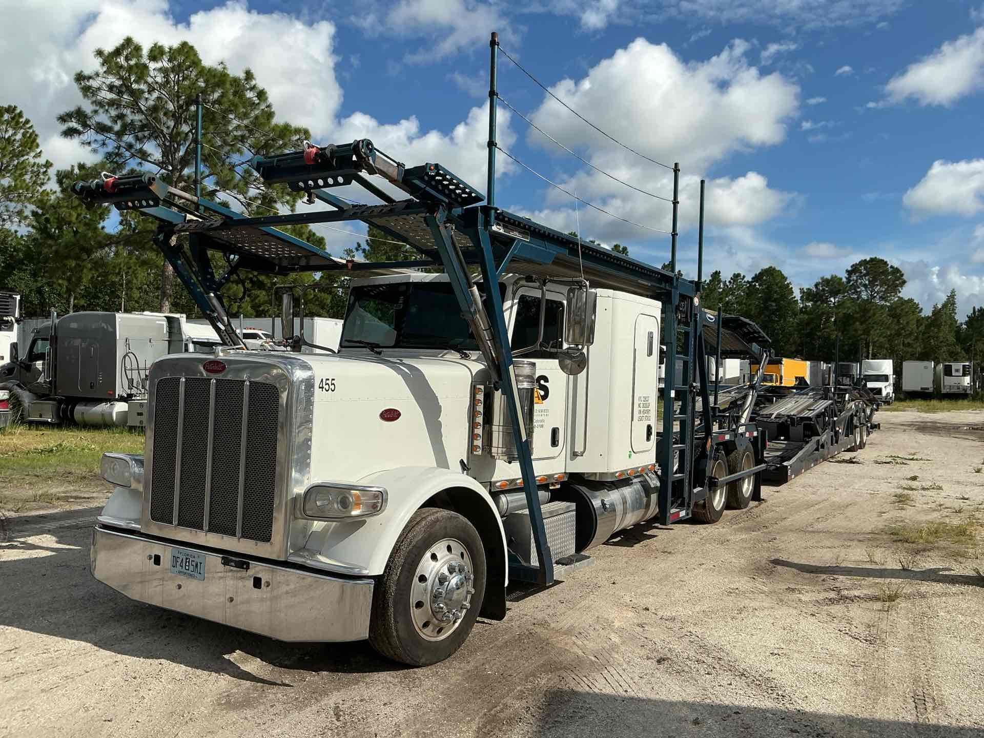 2017 PETERBILT 389 in Saint Augustine, FL