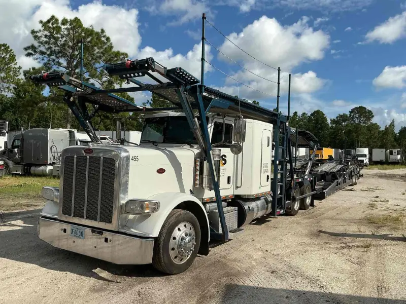 2017 PETERBILT 389