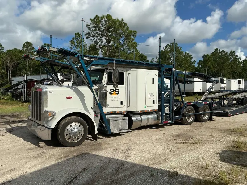 2017 PETERBILT 389