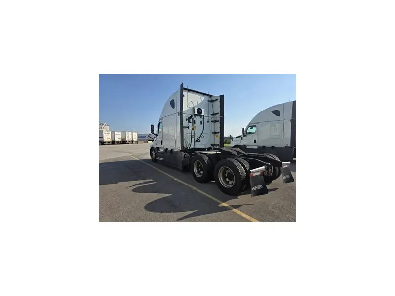 2022 FREIGHTLINER CASCADIA 126