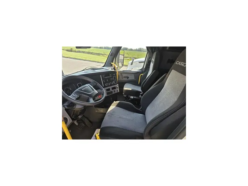 2022 FREIGHTLINER CASCADIA 126