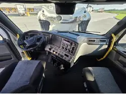 2022 FREIGHTLINER CASCADIA 126