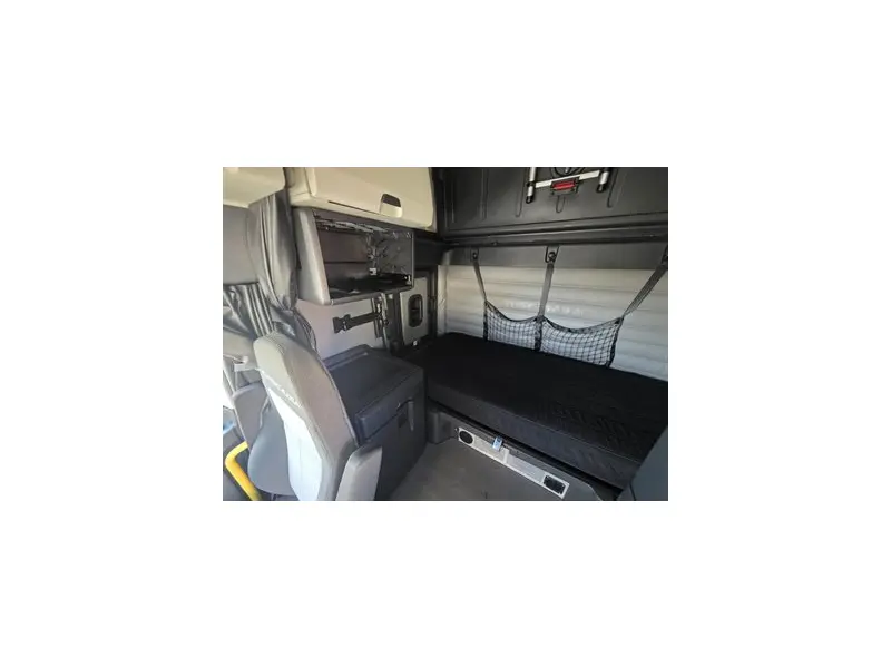 2022 FREIGHTLINER CASCADIA 126