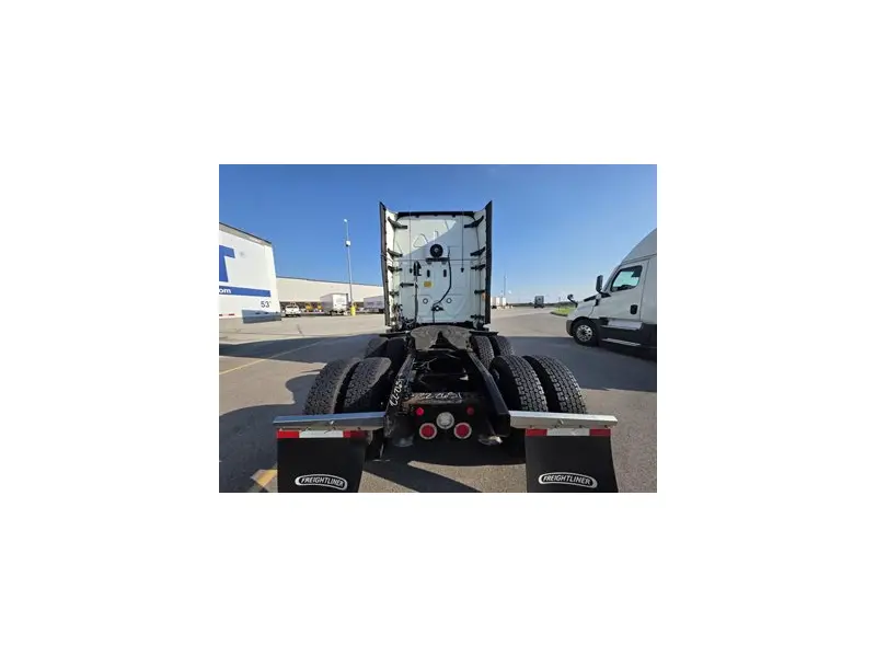 2022 FREIGHTLINER CASCADIA 126