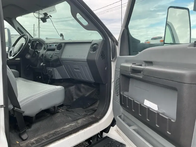 2023 FORD F650