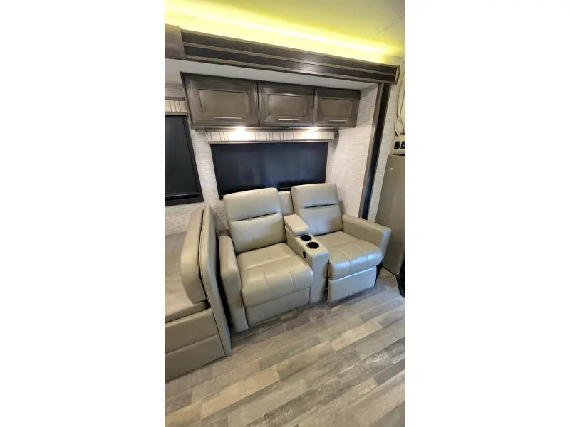 2025 Entegra Esteem 29V