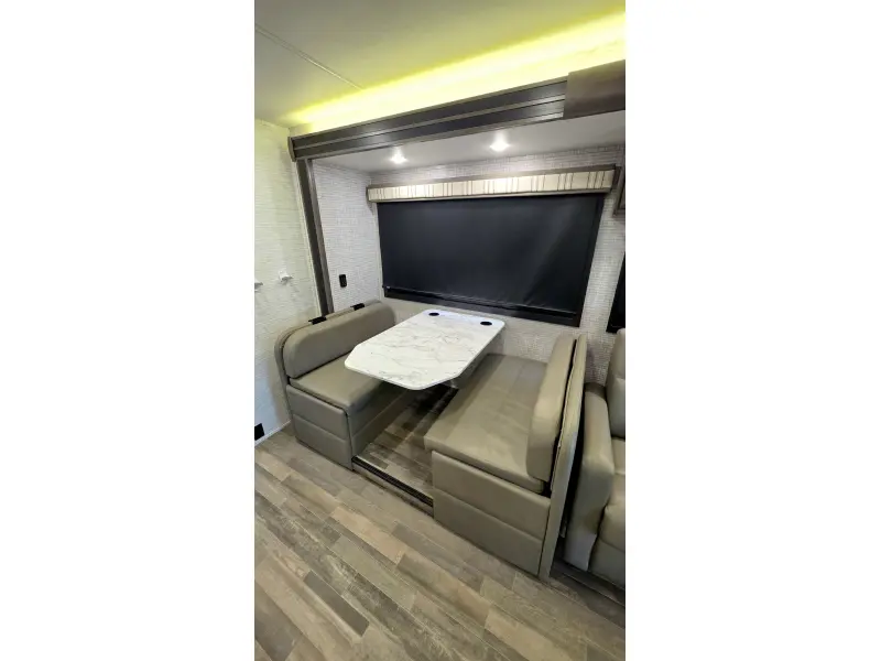 2025 Entegra Esteem 29V