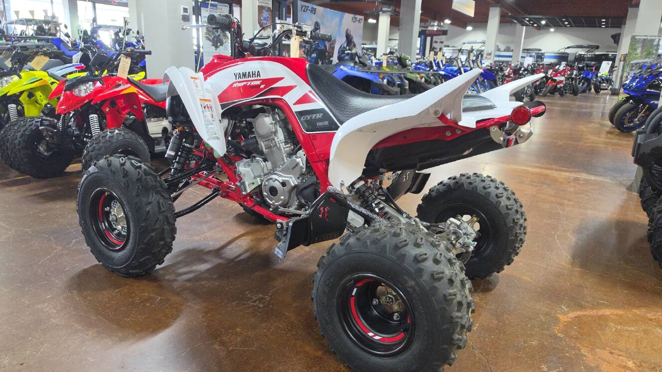 A photo of this 2026 Yamaha Raptor 700R SE