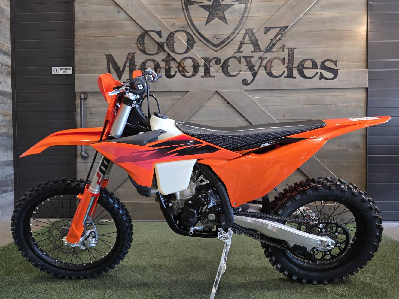 A photo of this 2027 KTM 250 XC-F