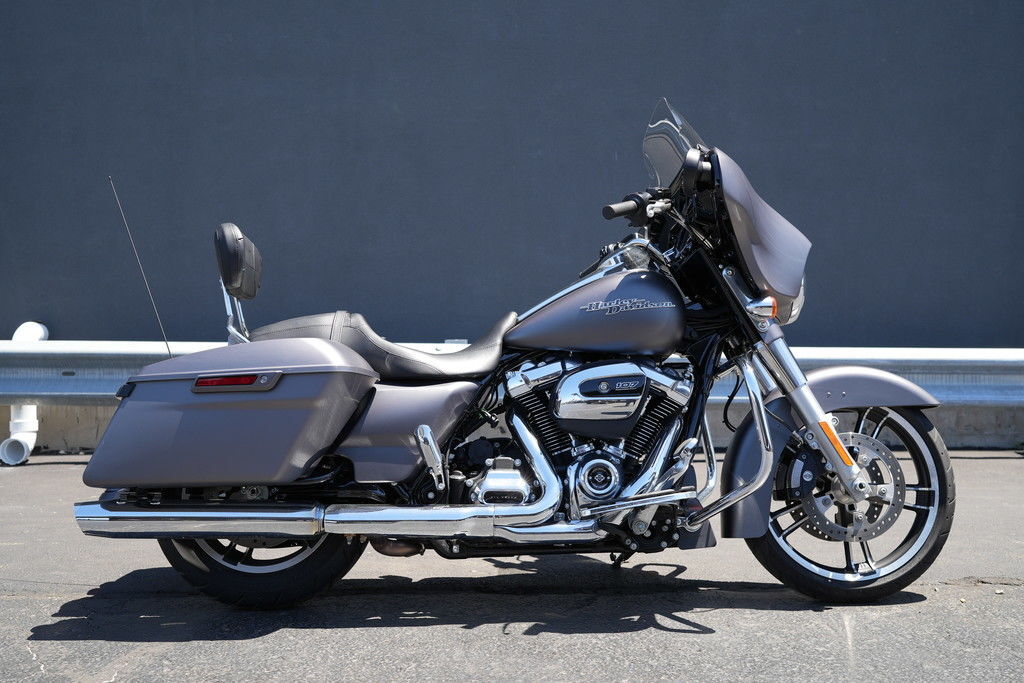 2017 Harley-Davidson FLHXS - Street Glide Special SPECIAL in Saint Petersburg, FL