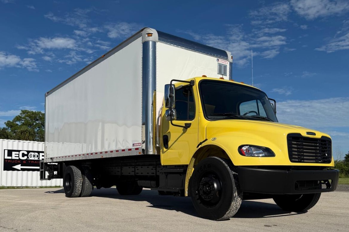 2016 FREIGHTLINER BUSINESS CLASS M2 106 in Fort Pierce, FL