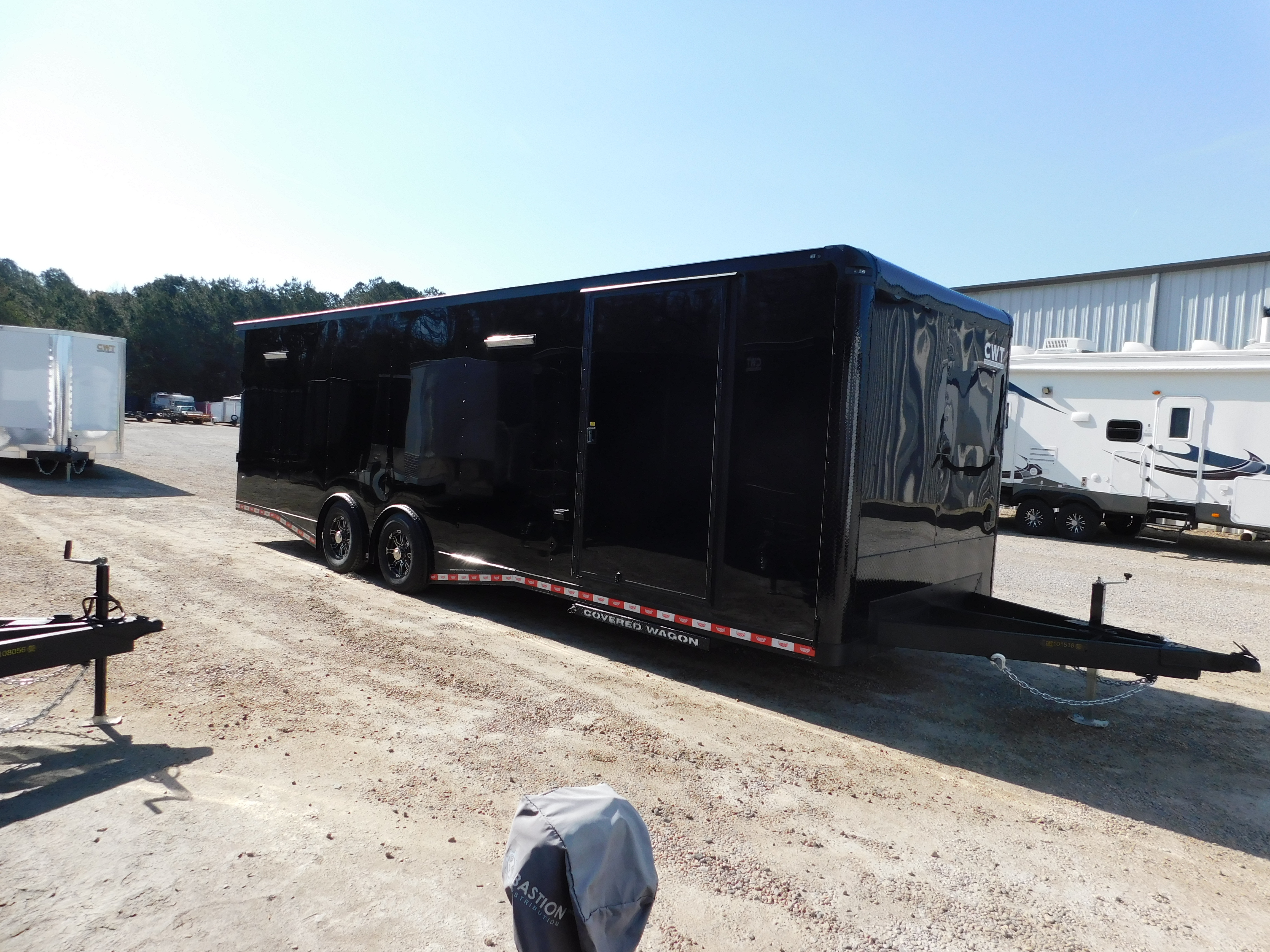 2026 Covered Wagon Trailers Gold Series 28' Loaded in Hope Mills, NC