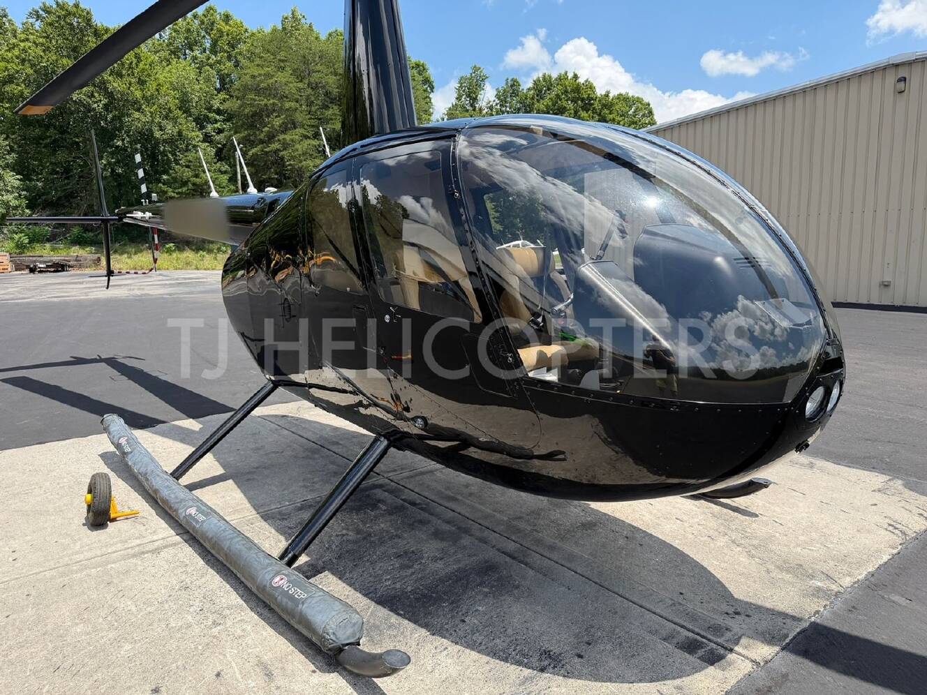 A photo of this 2014 Robinson R44 CLIPPER II