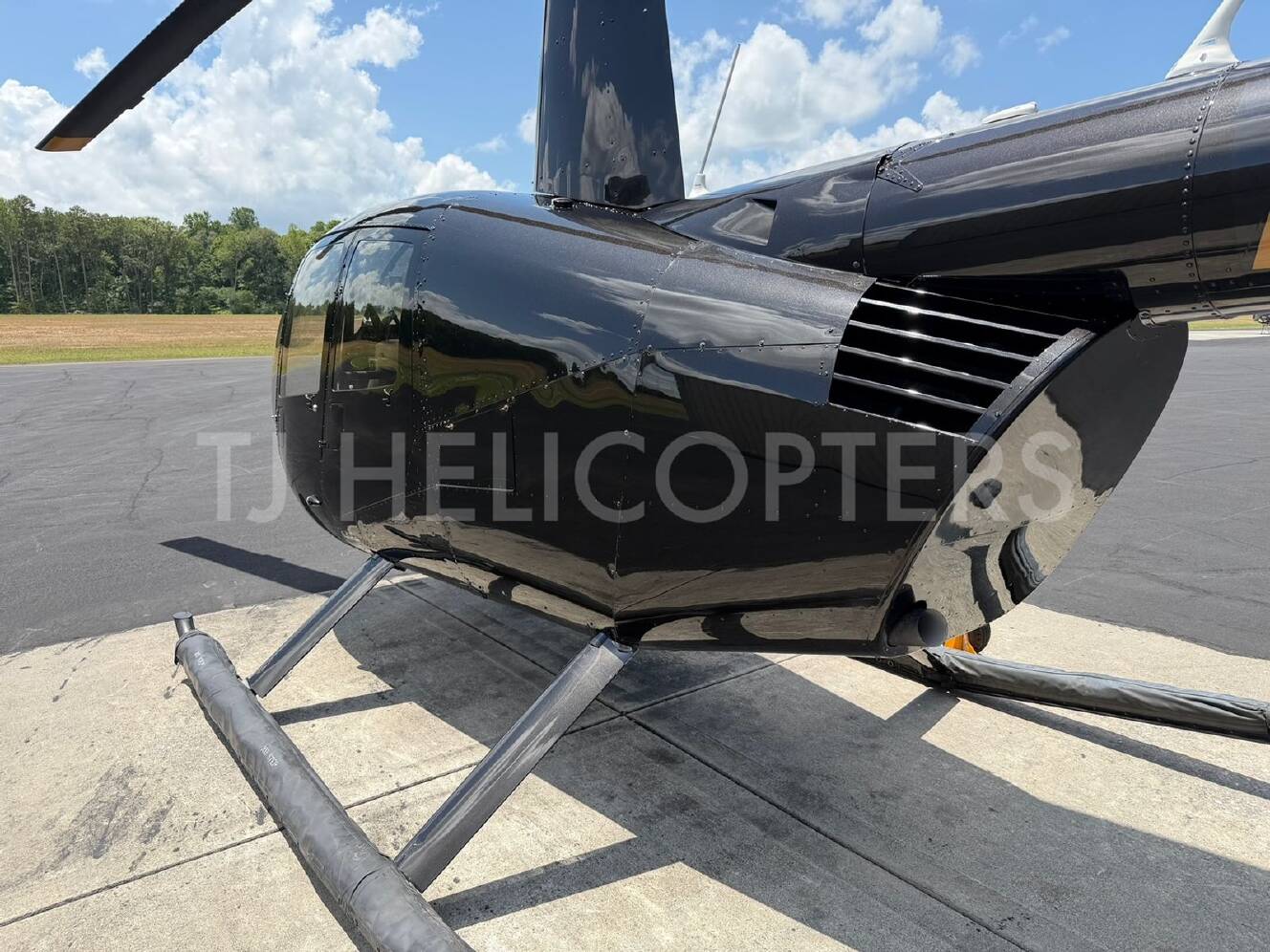 A photo of this 2014 Robinson R44 CLIPPER II