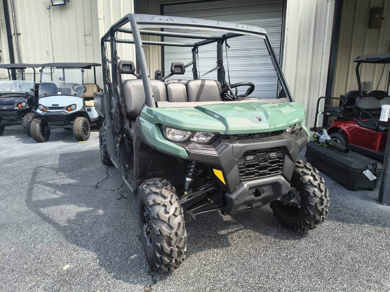 A photo of this 2026 Can-Am Defender MAX DPS HD10