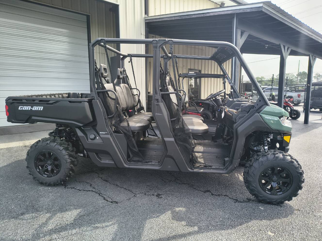 A photo of this 2026 Can-Am Defender MAX DPS HD10